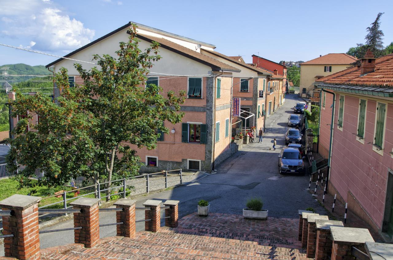 Albergo La Veranda Tavarone Exterior foto